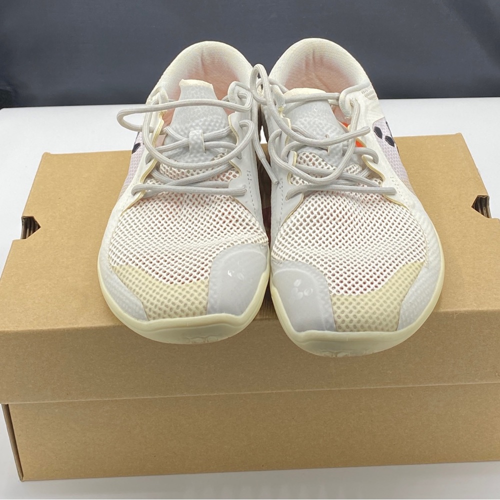 Vivo barefoot sneakers size 7
